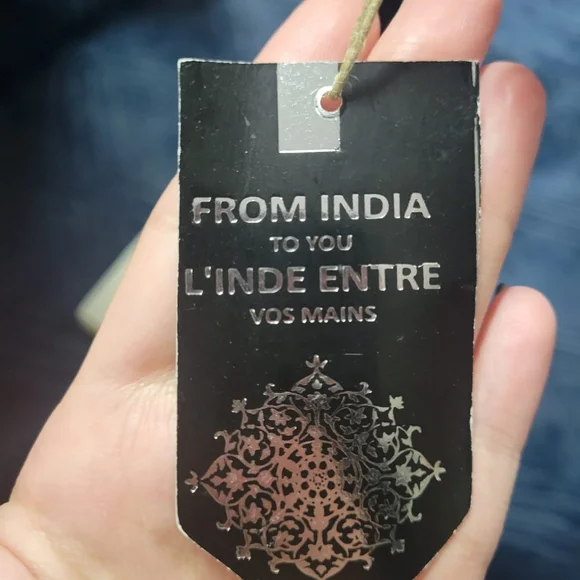 Handcrafted Father and Child on Shoulders Metal Sculpture Figurine on MarbleBase - Picture 4 of 6